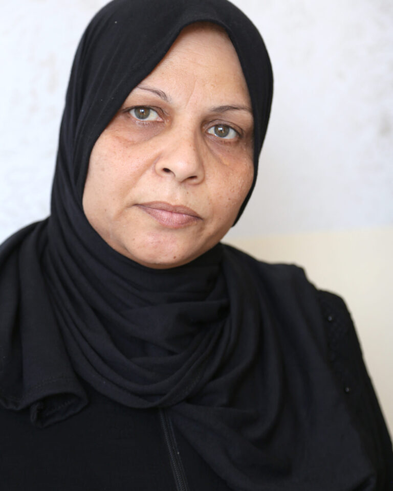 בות'יינה איבראהים נעים אל-קומוע,